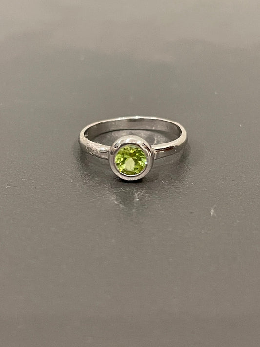Sterling Silver Peridot Ring