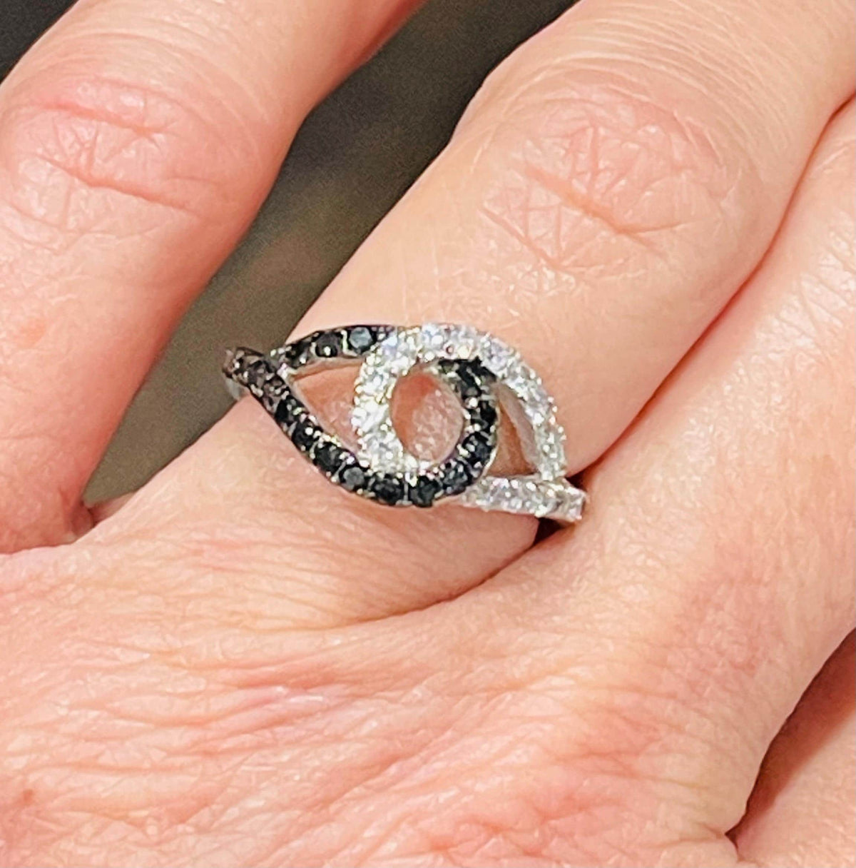 Sterling Silver infinity Design Black Spinel and Cubic Zirconia Ring Size 7