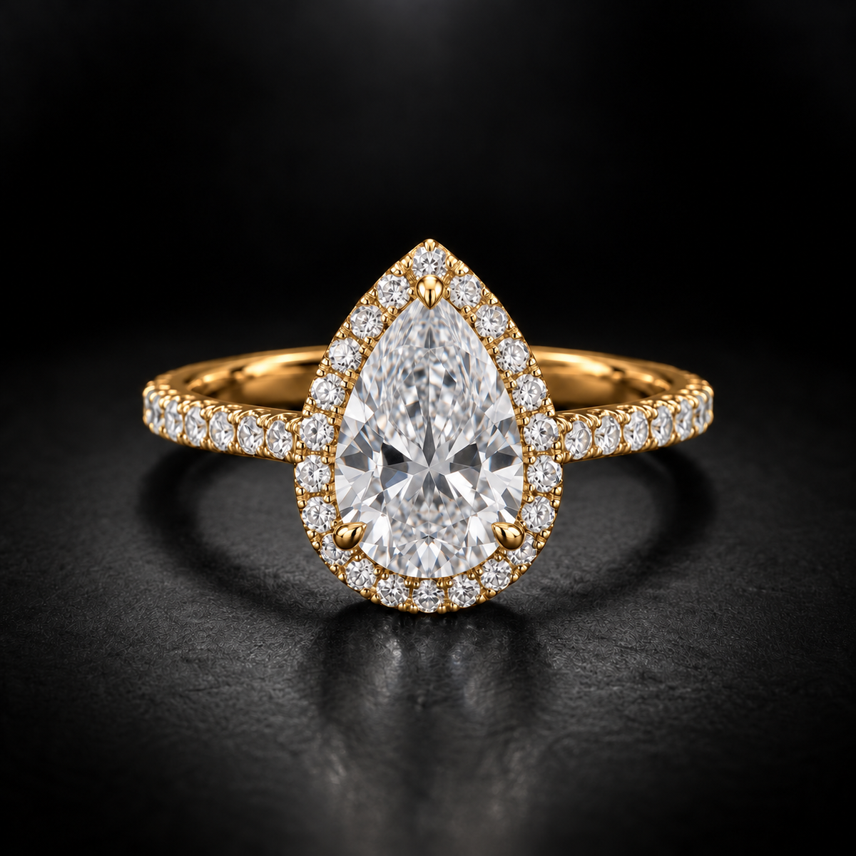 Pear Diamond Halo Pavé Engagement Ring in 18kt Yellow Gold